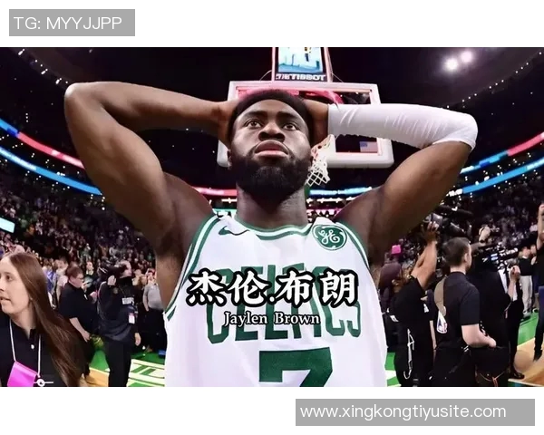杰伦布朗强调年轻锋线心态稳定继续为他们提供支持与成长机会 杰伦布朗强调年轻锋线心态稳定继续为他们提供支持与成长机会